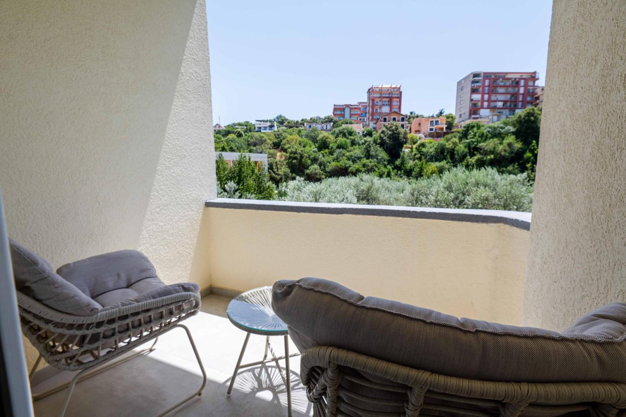 President Bungalows And Apartments Utjeha Exterior photo